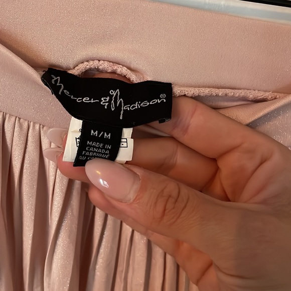 Light pink skirt, EUC - Picture 4 of 4